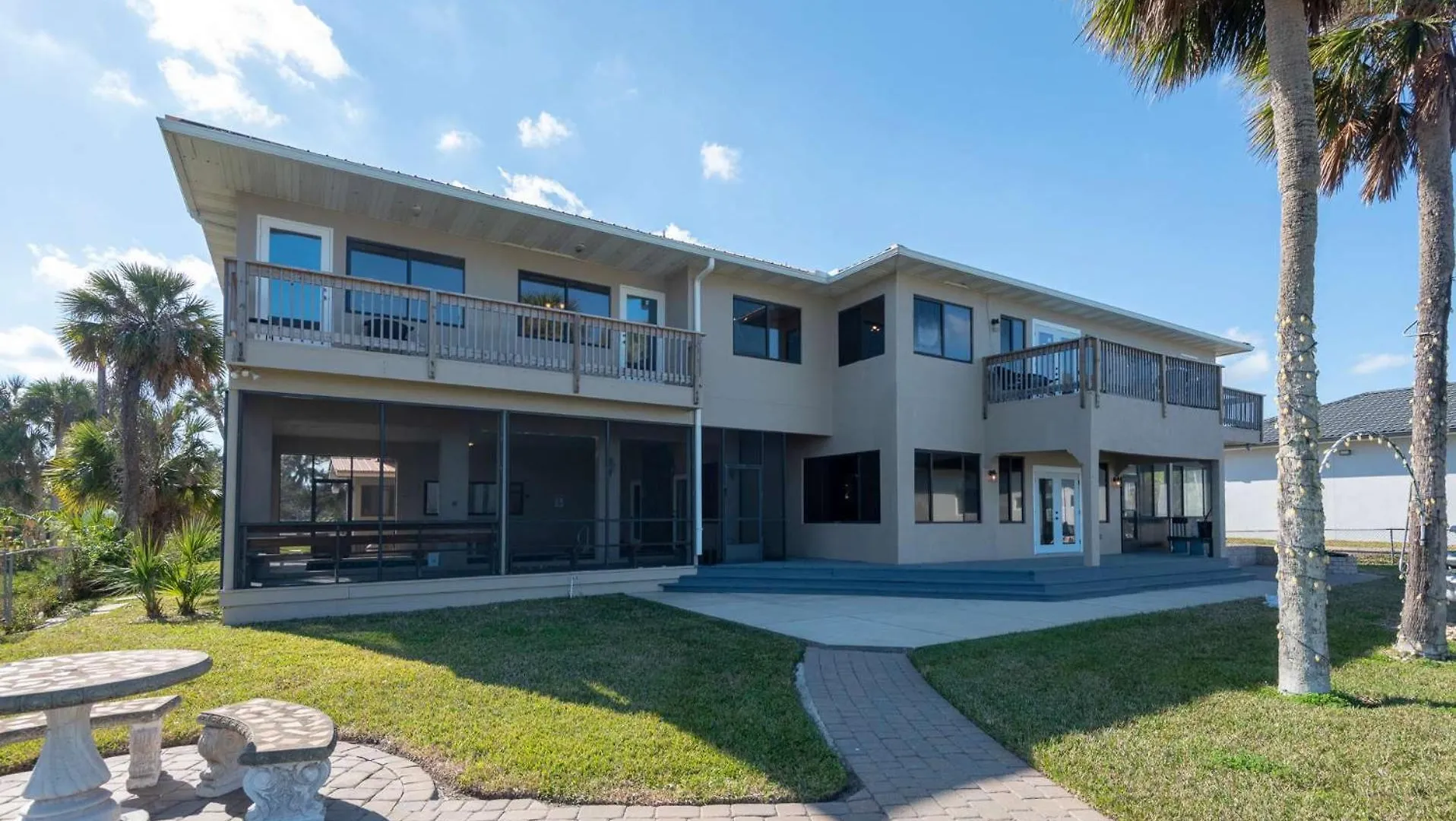 One Of A Kind Two Story Gated Halifax Riverfront South Daytona Holiday home