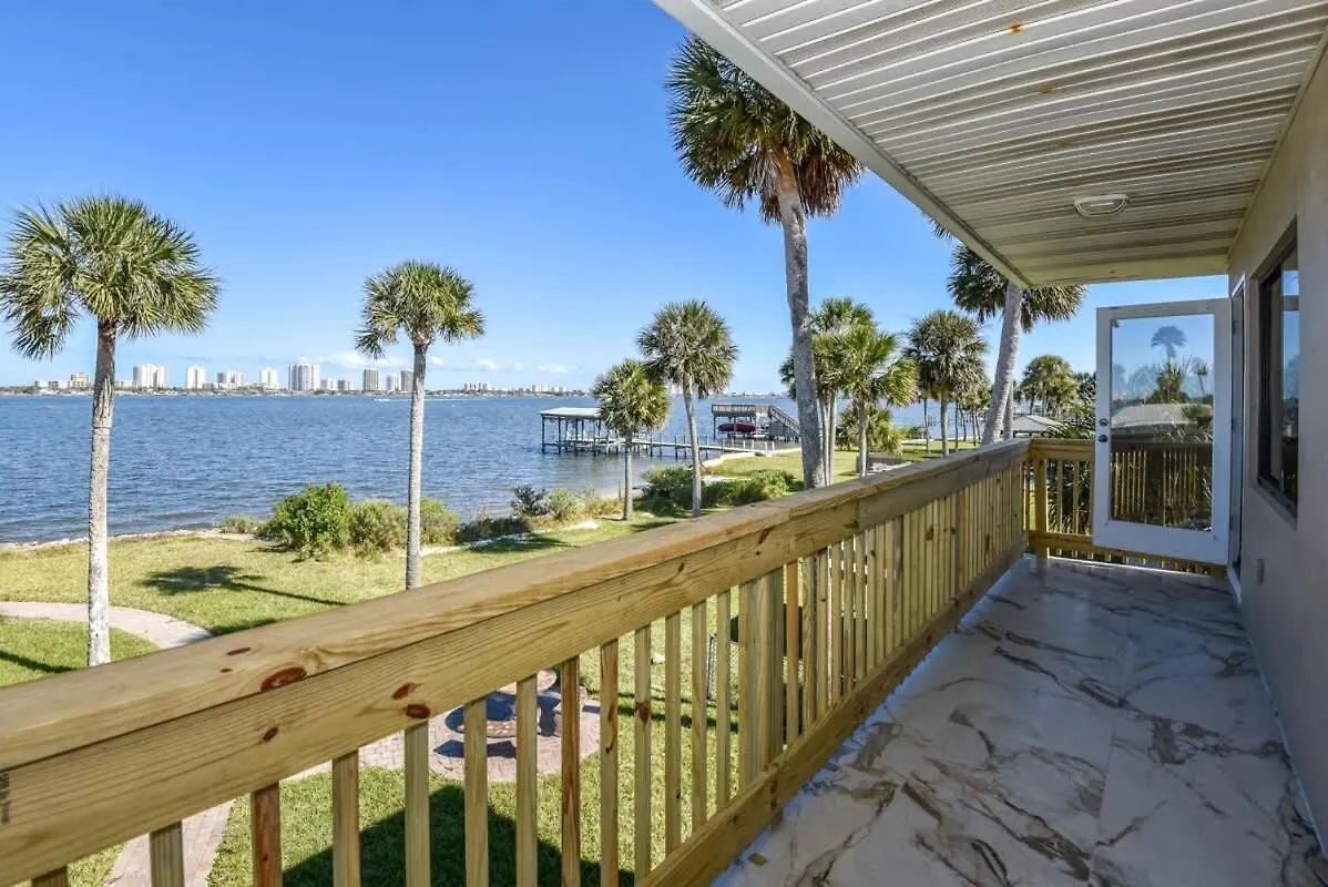 One Of A Kind Two Story Gated Halifax Riverfront South Daytona Holiday home