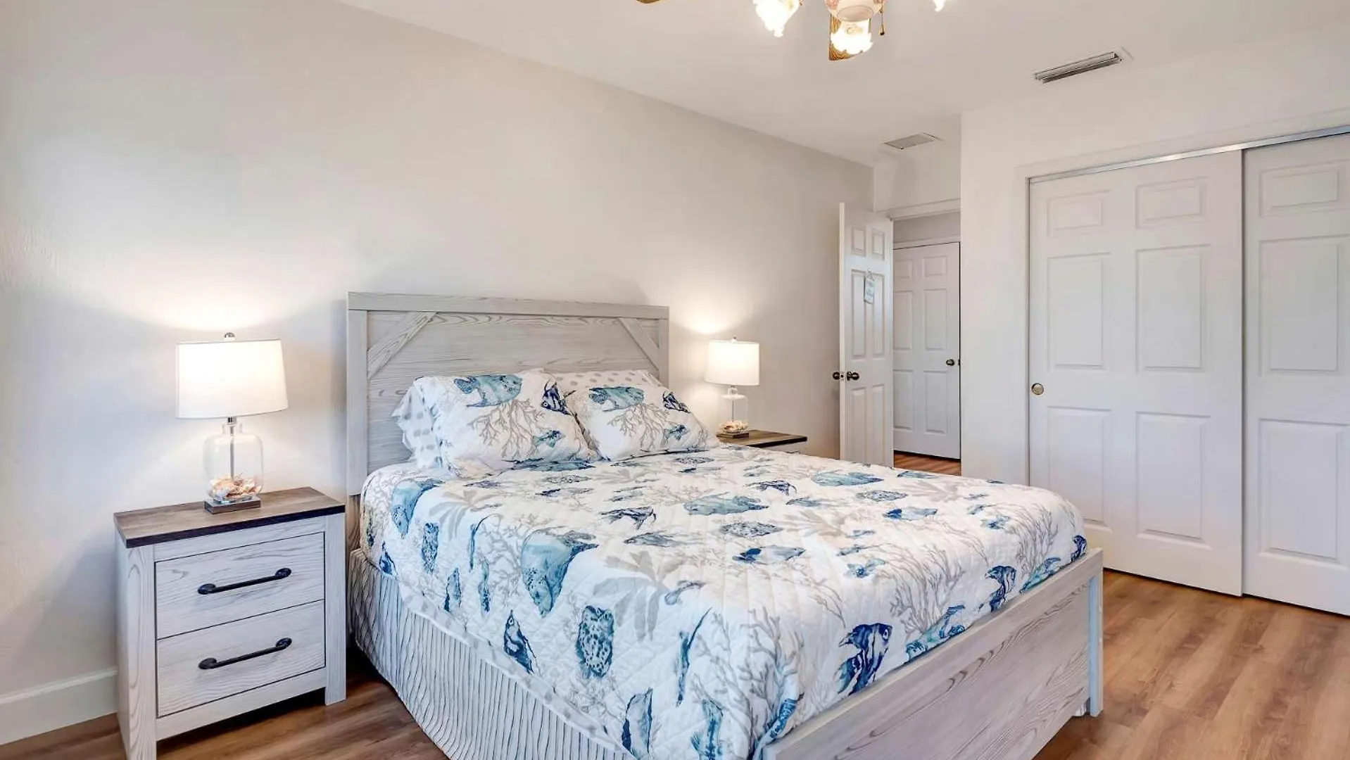 One Of A Kind Two Story Gated Halifax Riverfront South Daytona Holiday home